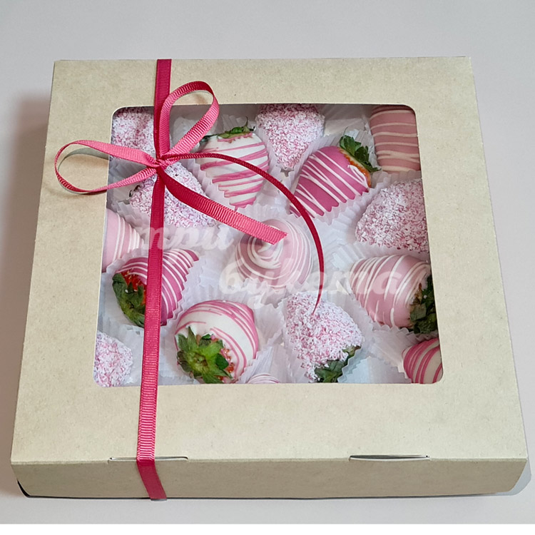 Набор из 18 клубник в шоколаде (в закрытой коробке)