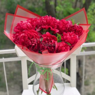 Букет из 11 пионов Рут Клэй Букет из 11 пионов Рут Клэй