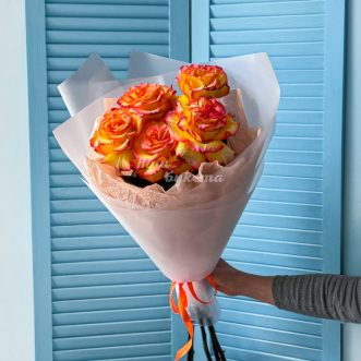 Букет из 5 оранжевых эквадорских роз Букет из 5 оранжевых эквадорских роз